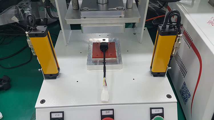 安防產(chǎn)品密封檢測設備